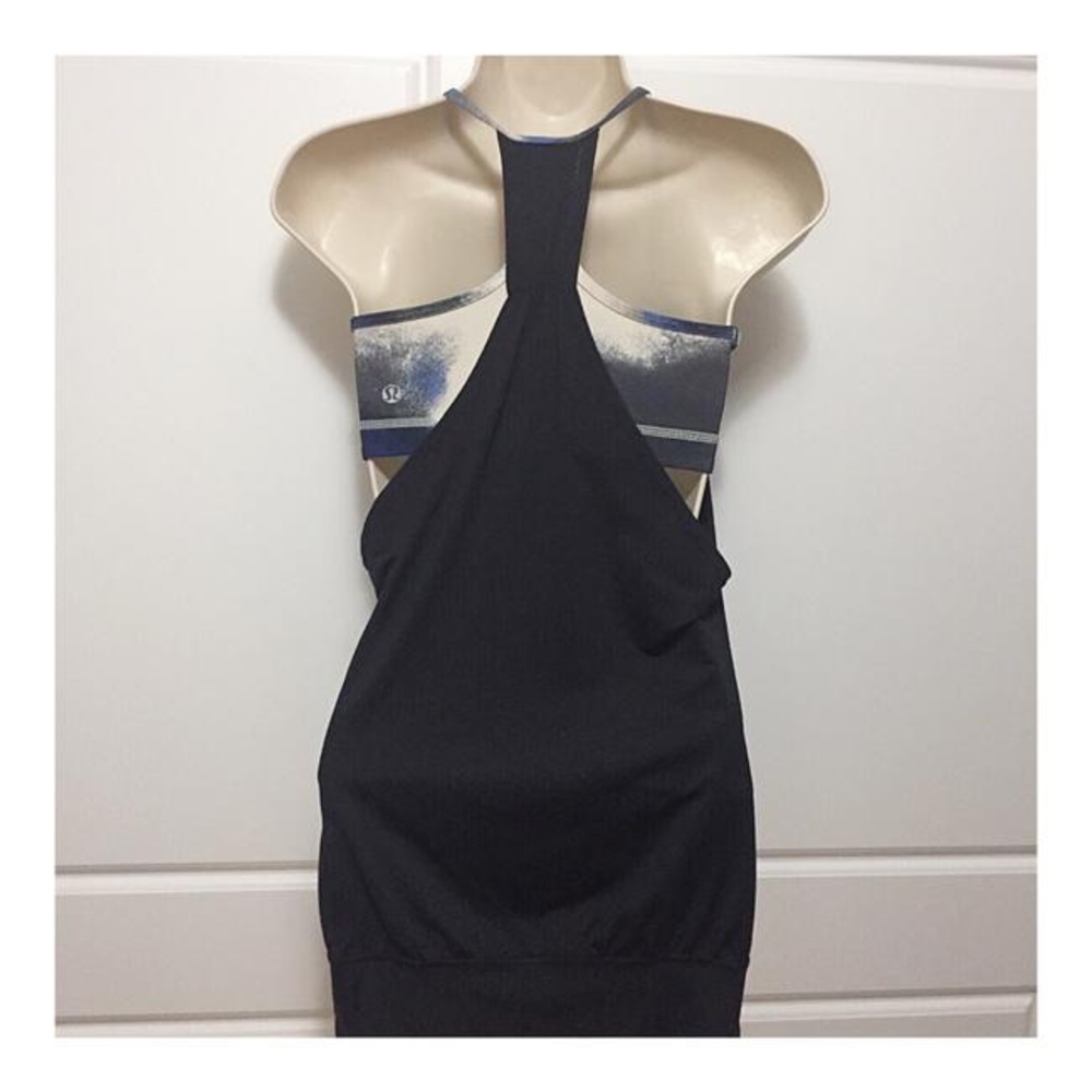 Lululemon ‘no limits’ tank